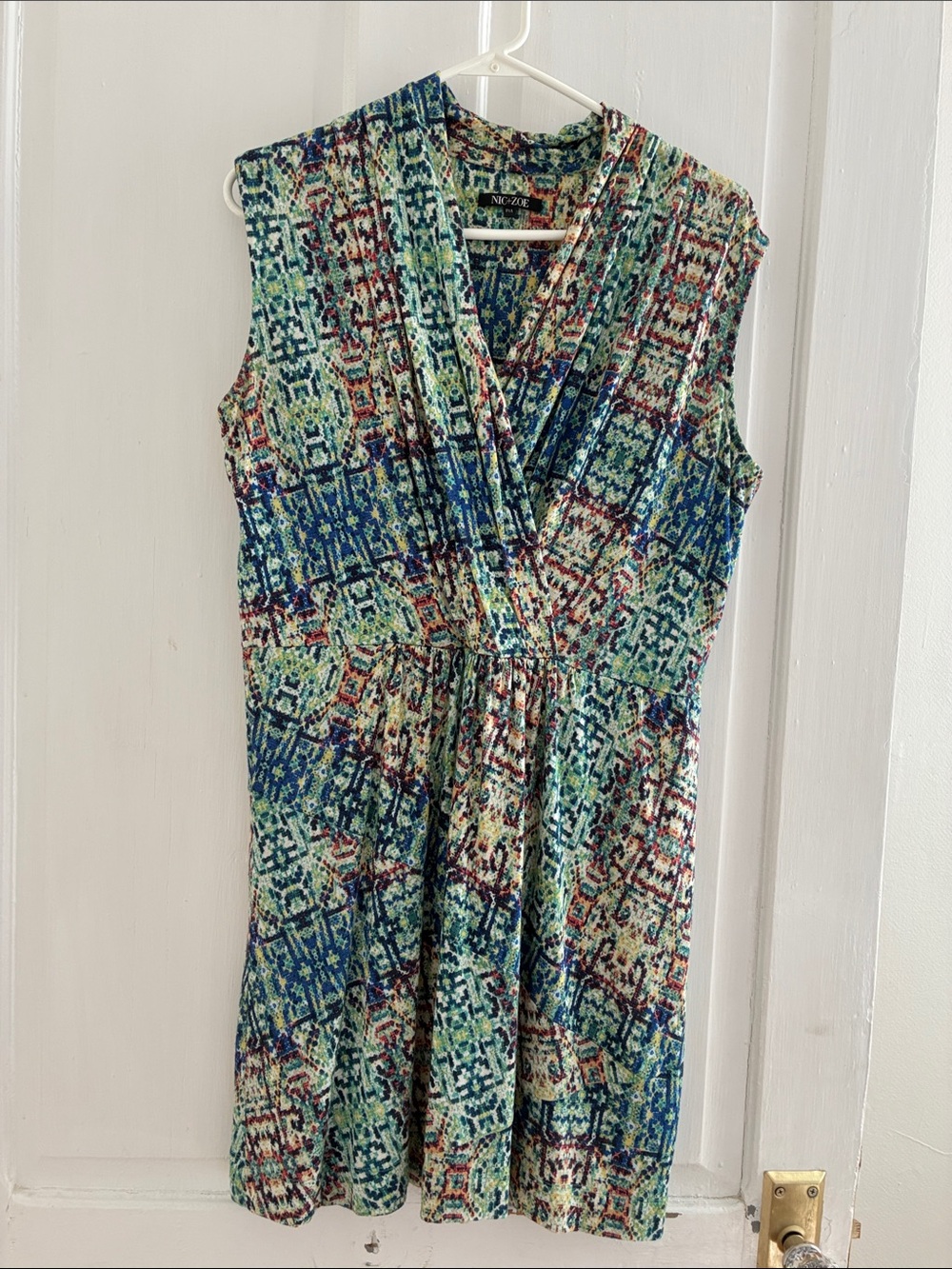 NIC+ZOE Multicolor Blue Green Printed Sleeveless V-Neck Top